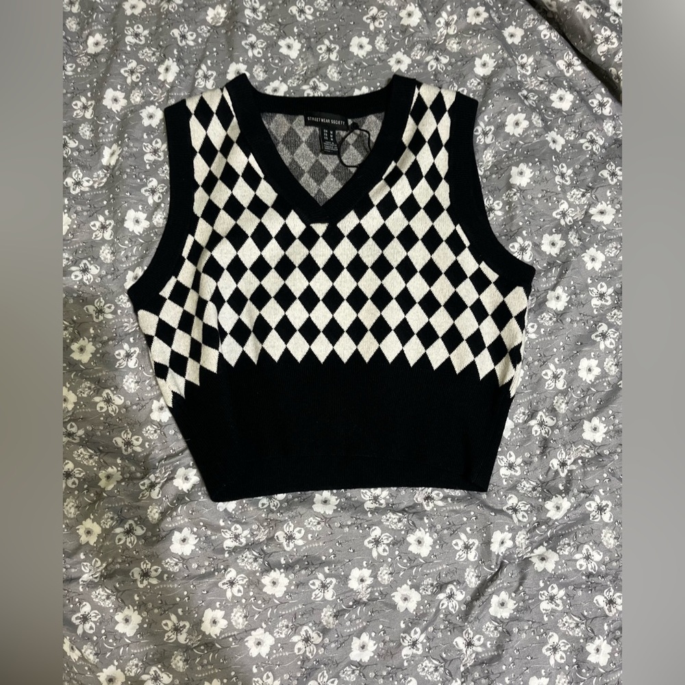 Vest - Picture 2 of 2